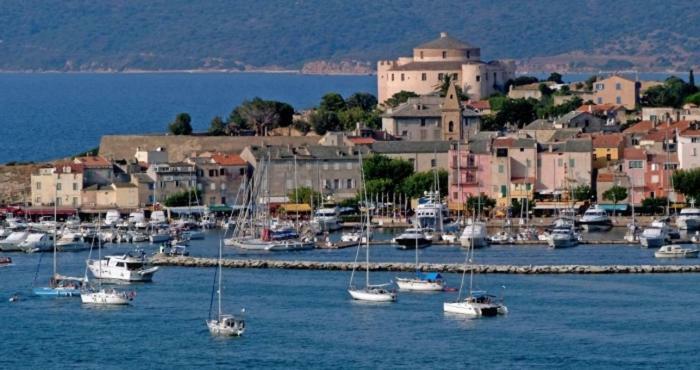 Appartement Plein Centre Saint Florent Face Au Port Zewnętrze zdjęcie